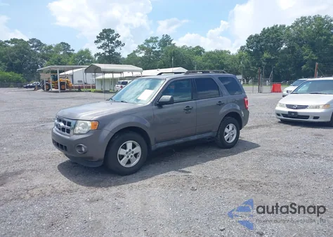 2011 Ford Escape Xlt z USA, uszkodzony, nr VIN 1FMCU9D70BKA79380